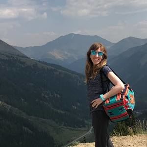 Meet your Posher, Caitlin